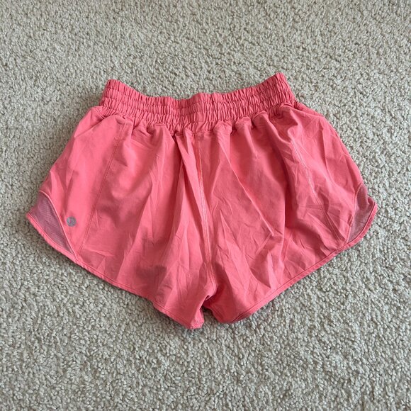 Lululemon Hotty Hot High-Rise 2.5" Lined Short Sakura Pink - Picture 4 of 4